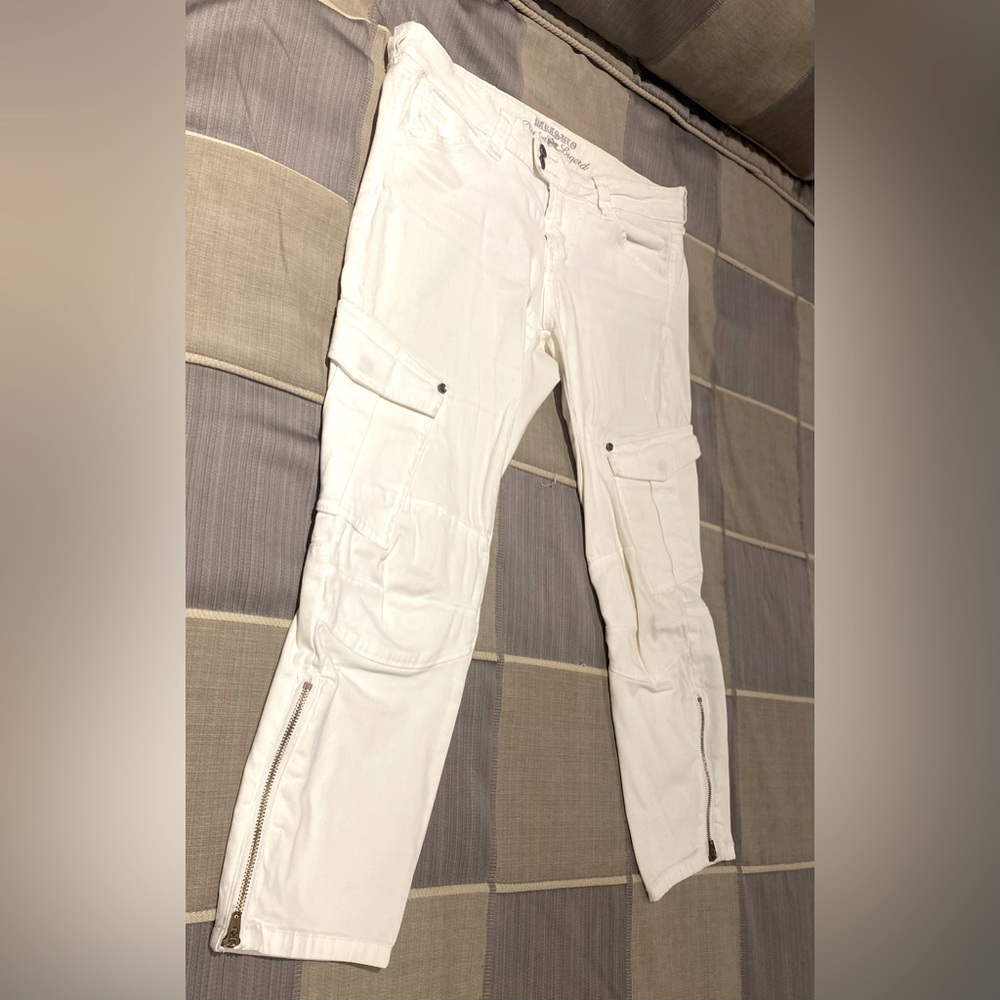 Parasuco White cargo style crop jeans Size 29